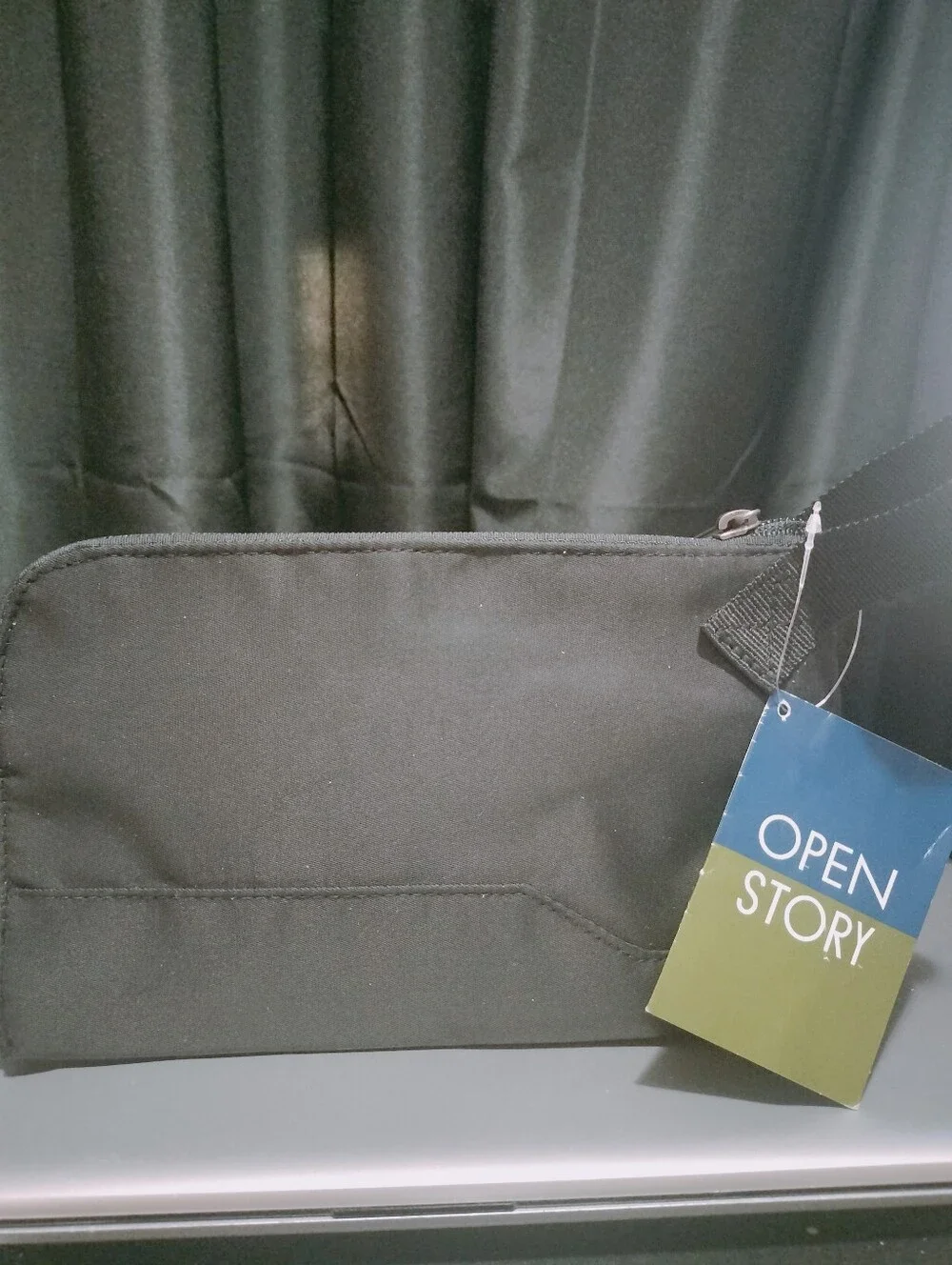 Black Zip Carry All Pouch